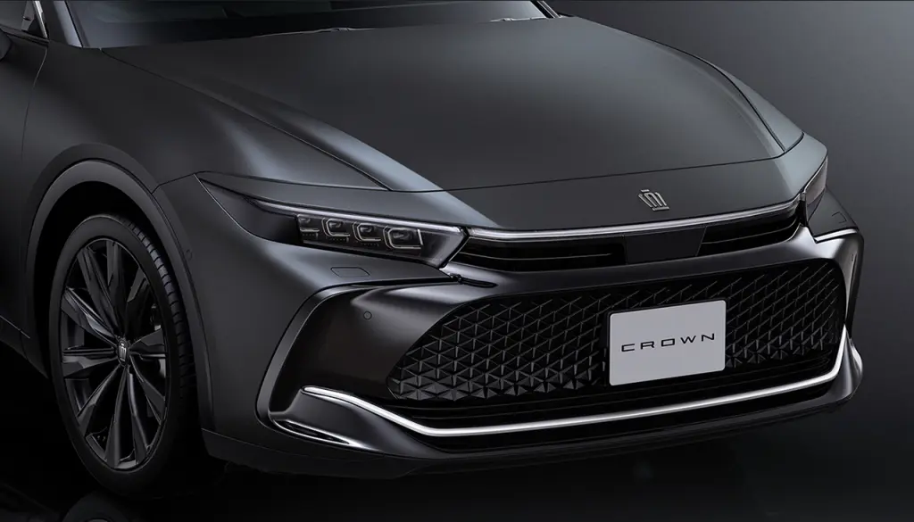 トヨタ非売品 新型 クラウン スポーツ PHEV カラーアッシュ 1番目の画像 - 新型クラウン スポーツ PHEV - Webモーターマガジン