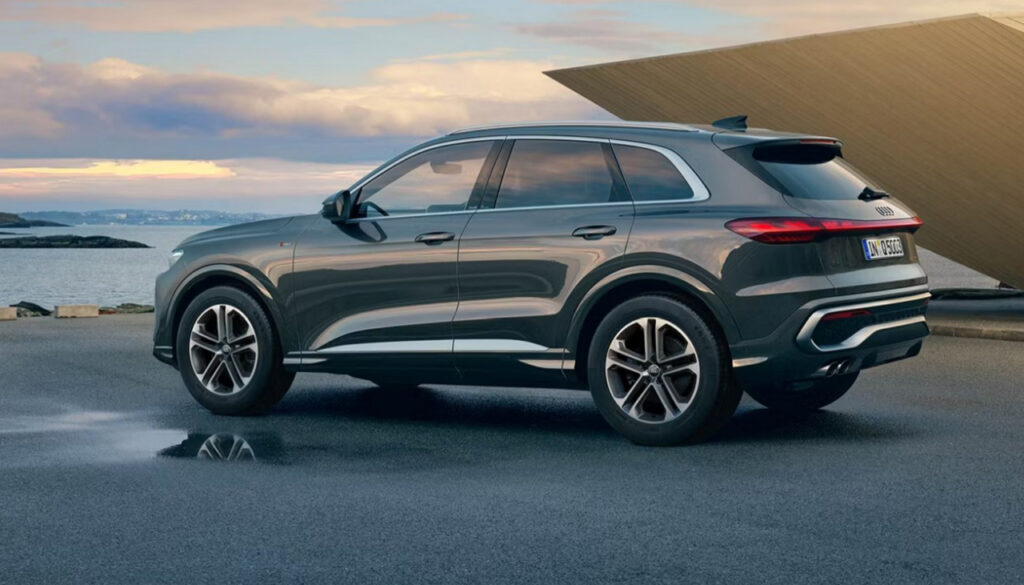アウディ Q5