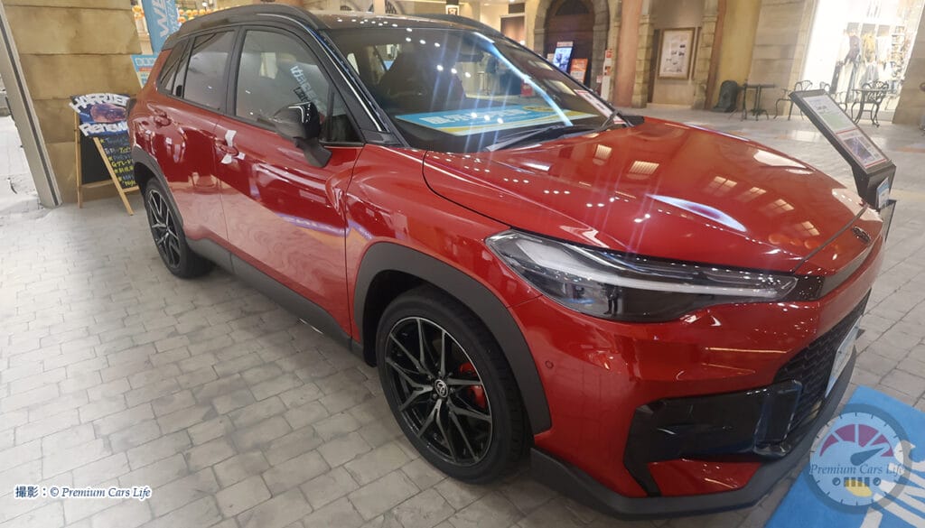 トヨタ カローラクロスGRスポーツ 現地撮影：© Premium Cars Life（ウエインズトヨタ神奈川・トレッサ横浜オートモール）