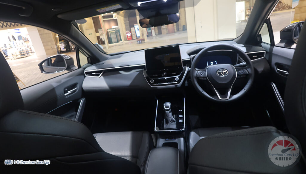 トヨタ カローラクロスHEV Zグレード現地撮影:© Premium Cars Life(ウエインズトヨタ神奈川・トレッサ横浜オートモール)