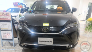 ハリアー　ブラック現地撮影：© Premium Cars Life（ウエインズトヨタ神奈川・トレッサ横浜オートモール）