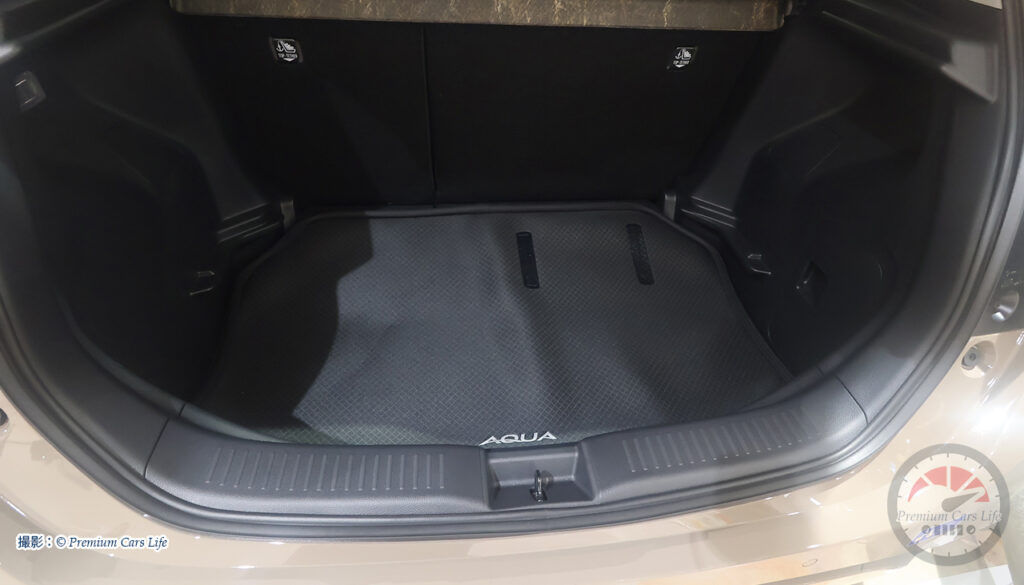 新型アクア