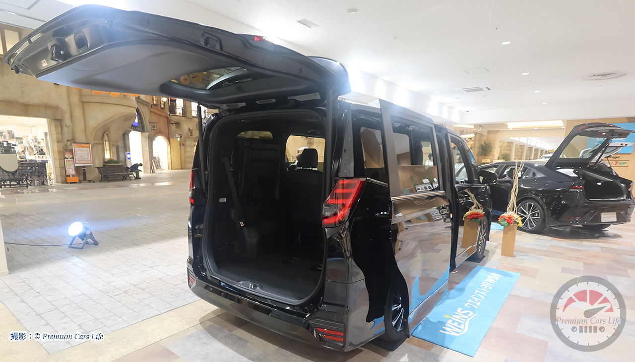 トヨタ ノア現地撮影：© Premium Cars Life（ウエインズトヨタ神奈川・トレッサ横浜オートモール）