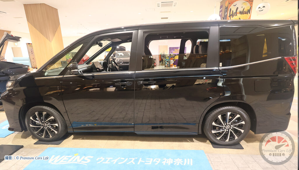 トヨタ ノア現地撮影:© Premium Cars Life(ウエインズトヨタ神奈川・トレッサ横浜オートモール)