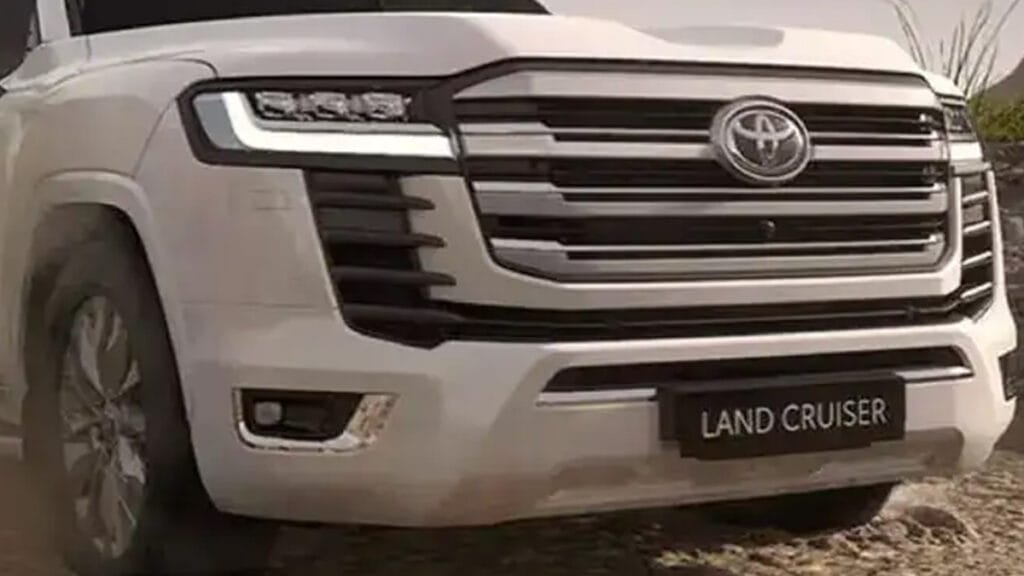 ランドクルーザー300 ハイブリッド 中東仕様モデル。最初に公開・販売が始まった地域の公式画像(出典:Toyota Middle East)
