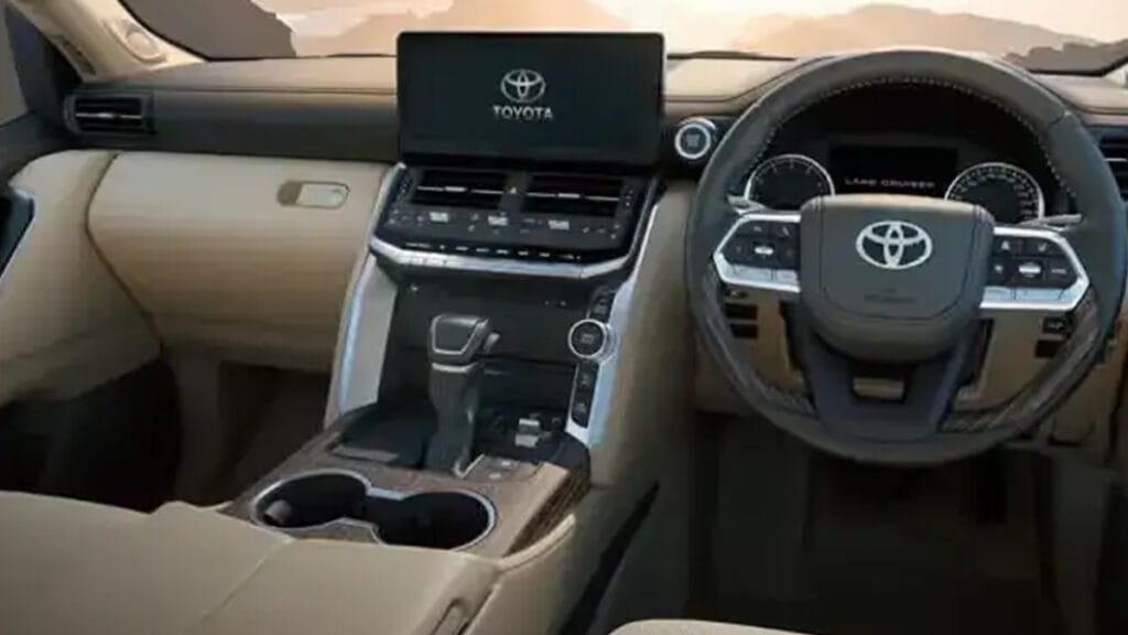 ランドクルーザー300 ハイブリッド 中東仕様モデル。最初に公開・販売が始まった地域の公式画像(出典:Toyota Middle East)