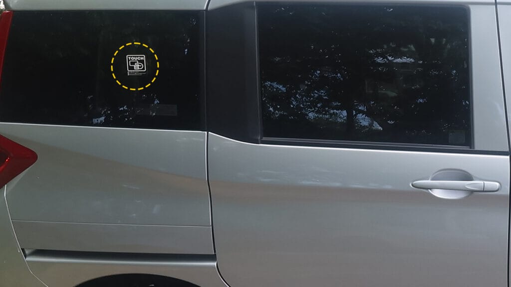 タイムズカーシェアの専用駐車スペースに停められた車両（トヨタ ルーミー）：© Premium Cars Life（2025年撮影）