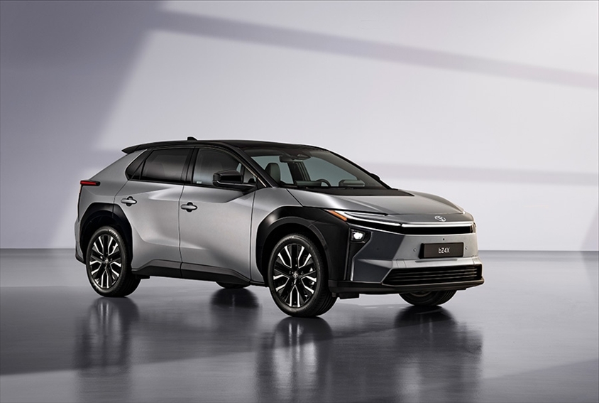 出典：トヨタ自動車 　TOYOTA C-HR+（欧州仕様）